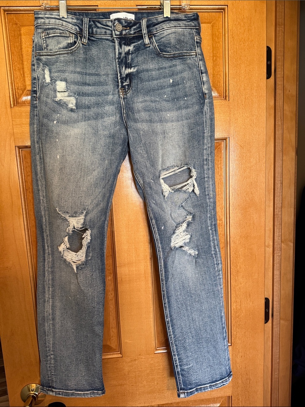 NWOT  Vervet Distressed Denim Jeans - size 29